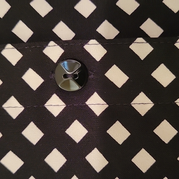 Geometric cuffed sleeve blouse 3x by Catherines black and white pattern - Picture 5 of 8